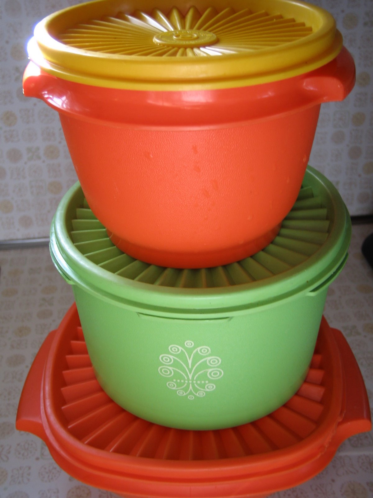 Forinden trojansk hest dome 991 Really, really old Tupperware - 1000 Awesome Things