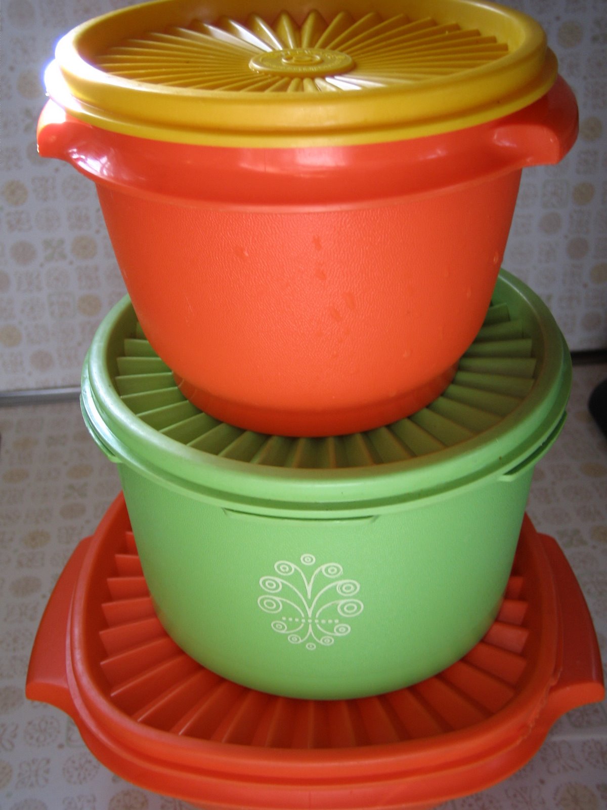 1970S Vintage Tupperware Celery Keeper - Small 2 Pc Plastic Green