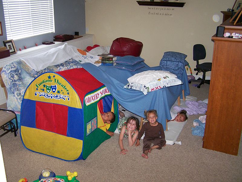 giant blanket fort