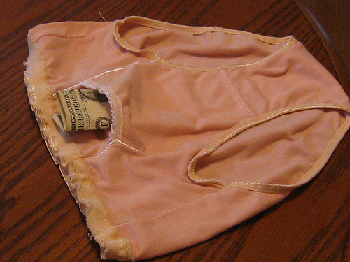 http://1000awesomethings.com/wp-content/uploads/2009/12/secret-pocket.jpg