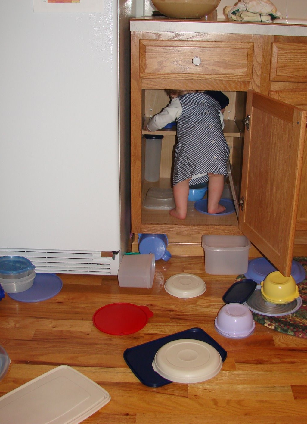 Whose mom or grandma had these tupperware cups in their cupboards